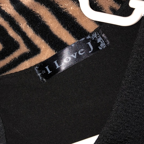 I love J - Picture 2 of 2